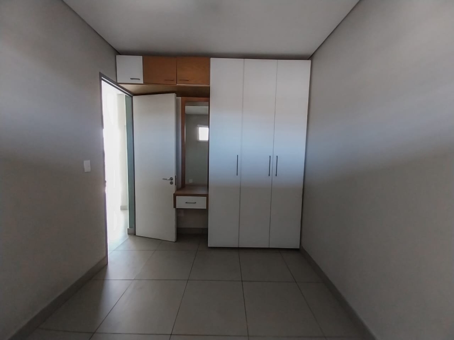 2 Bedroom Property for Sale in Nieuw Muckleneuk Gauteng