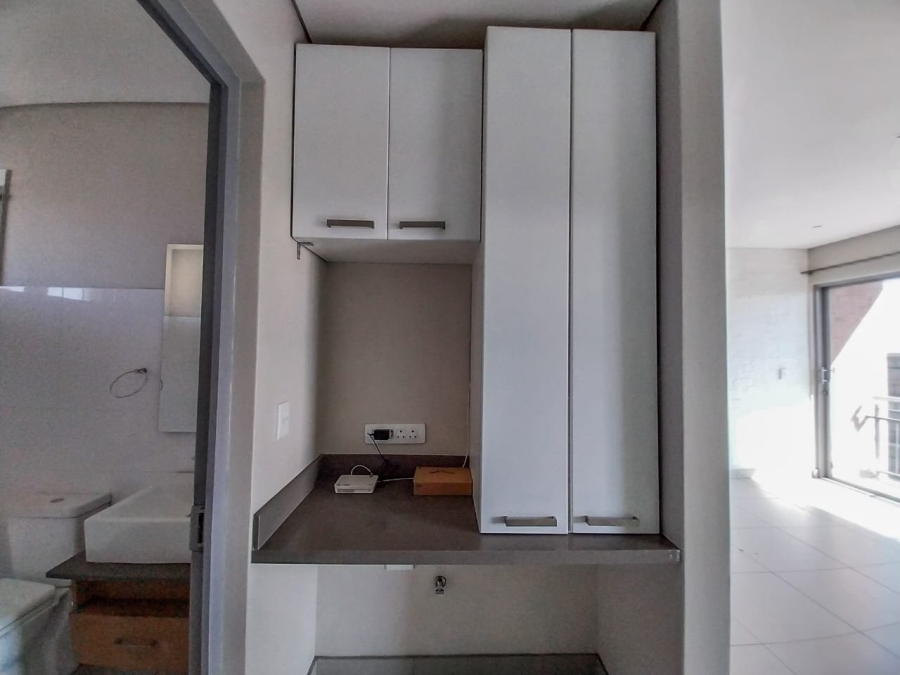 2 Bedroom Property for Sale in Nieuw Muckleneuk Gauteng
