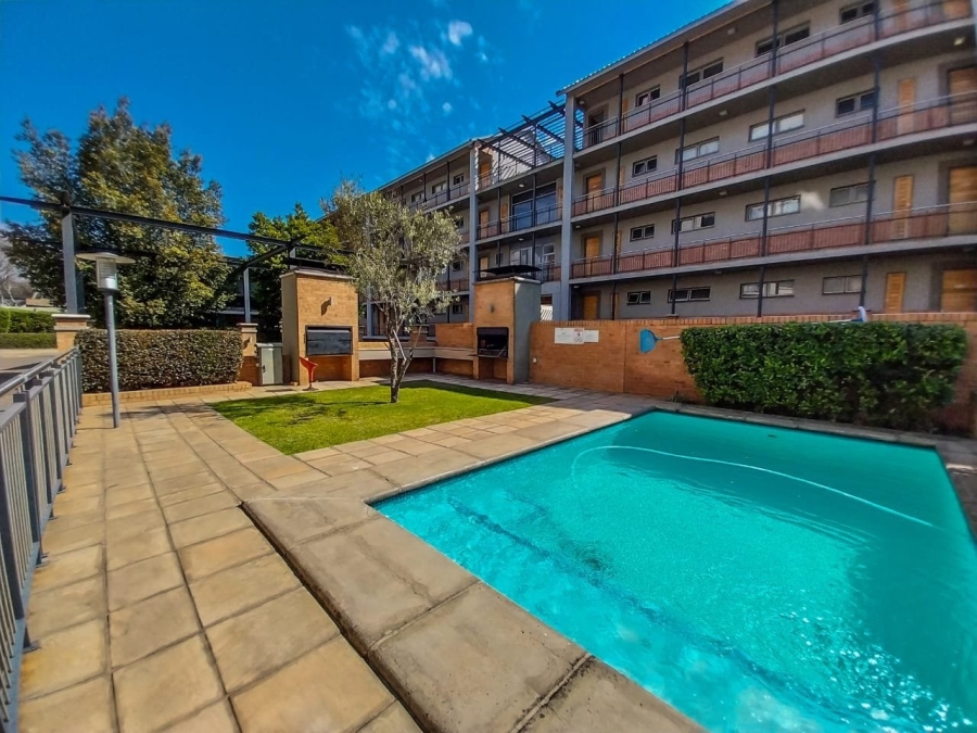 2 Bedroom Property for Sale in Nieuw Muckleneuk Gauteng