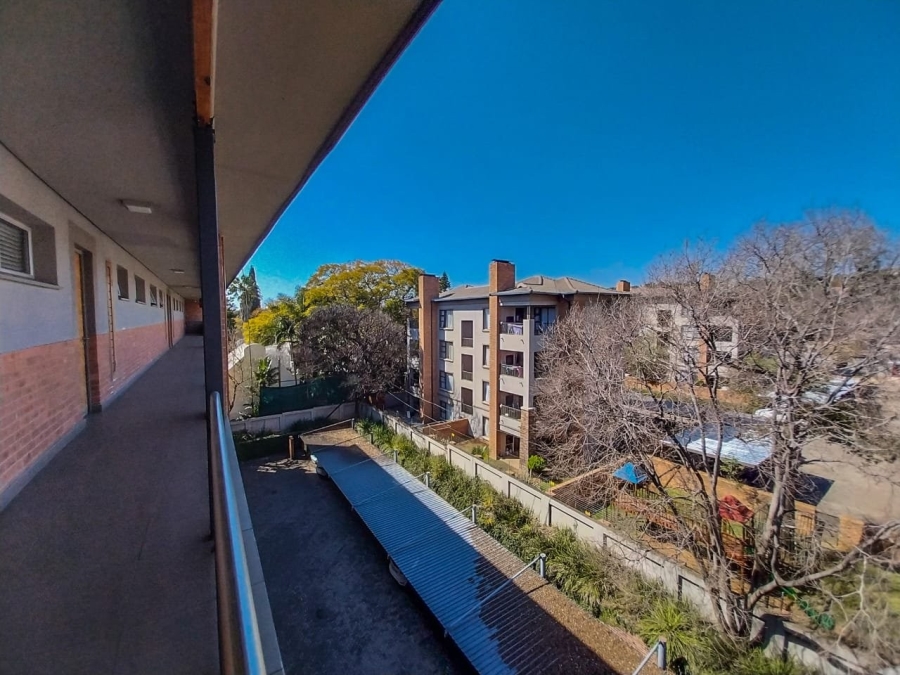 2 Bedroom Property for Sale in Nieuw Muckleneuk Gauteng