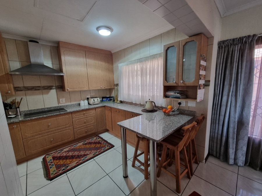 3 Bedroom Property for Sale in Zwartkop Gauteng