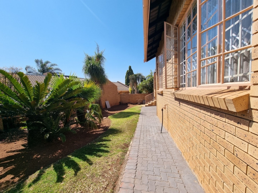 3 Bedroom Property for Sale in Zwartkop Gauteng