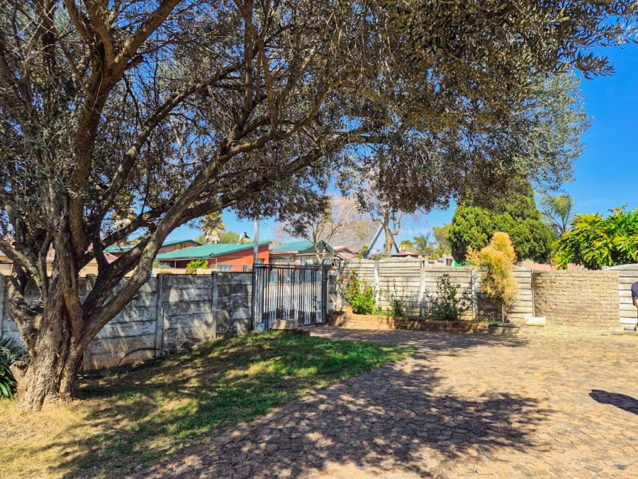 3 Bedroom Property for Sale in Westdene Gauteng