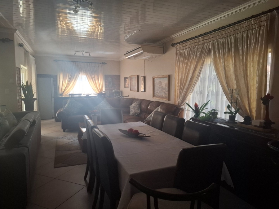 4 Bedroom Property for Sale in Ninapark Gauteng