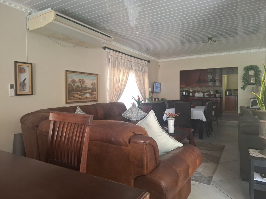 4 Bedroom Property for Sale in Ninapark Gauteng