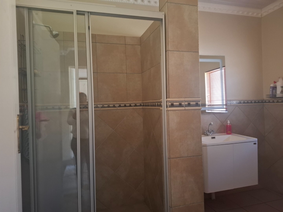 4 Bedroom Property for Sale in Ninapark Gauteng