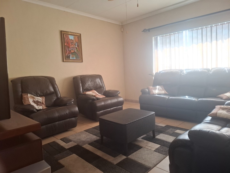 4 Bedroom Property for Sale in Ninapark Gauteng