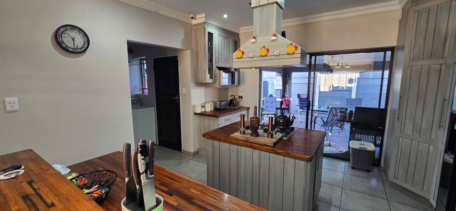 To Let 4 Bedroom Property for Rent in Randhart Gauteng