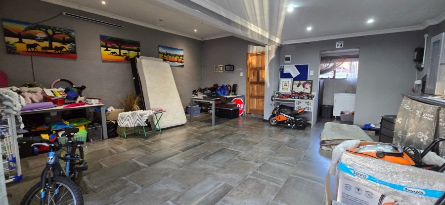 To Let 4 Bedroom Property for Rent in Randhart Gauteng