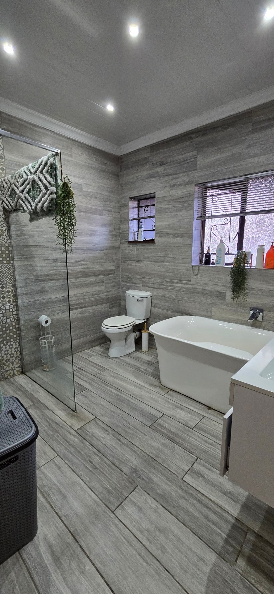 To Let 4 Bedroom Property for Rent in Randhart Gauteng