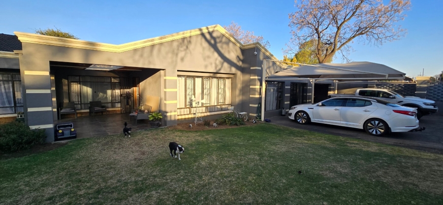 To Let 4 Bedroom Property for Rent in Randhart Gauteng