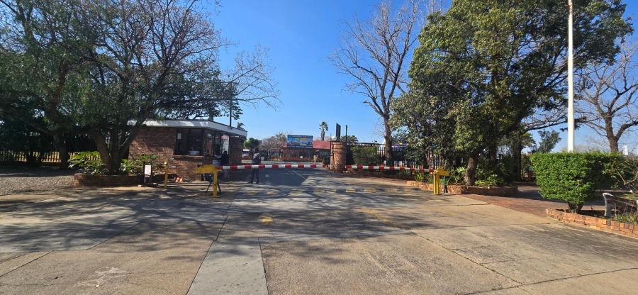 To Let commercial Property for Rent in Verwoerdpark Gauteng
