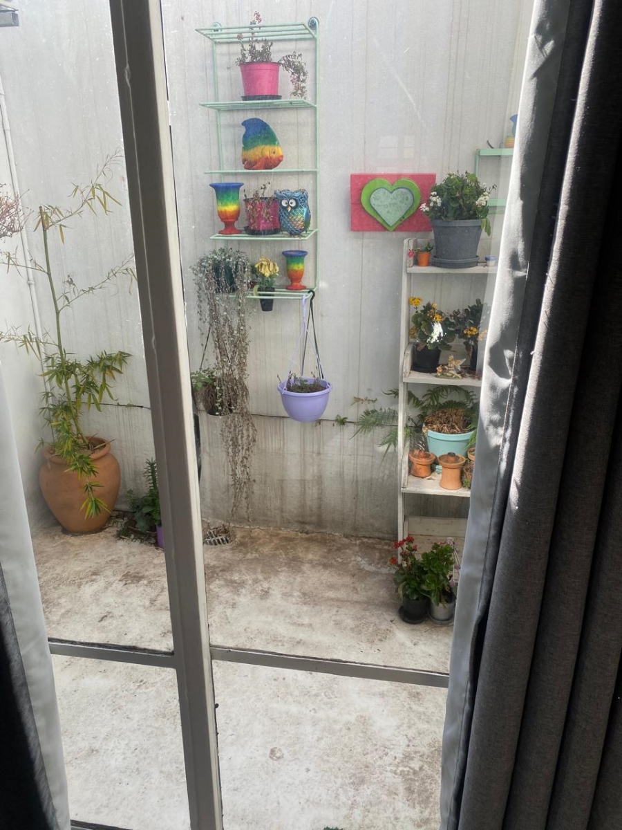 To Let 1 Bedroom Property for Rent in Waterkloof Ridge Gauteng