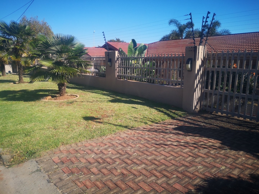 4 Bedroom Property for Sale in Solheim Gauteng