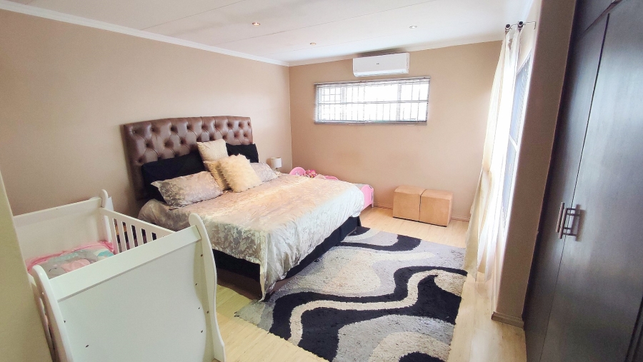 4 Bedroom Property for Sale in Wierda Park Gauteng