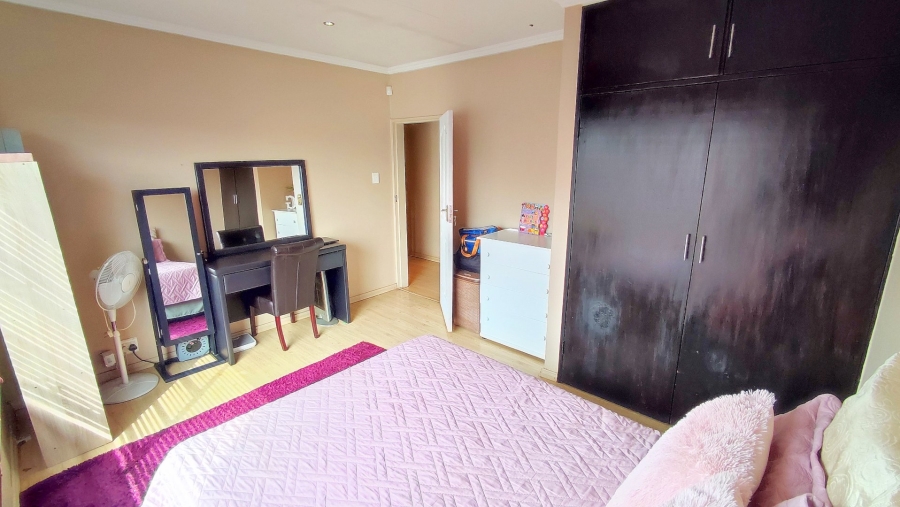 4 Bedroom Property for Sale in Wierda Park Gauteng