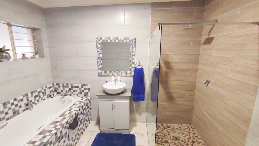 4 Bedroom Property for Sale in Wierda Park Gauteng