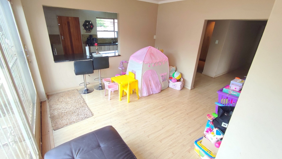 4 Bedroom Property for Sale in Wierda Park Gauteng