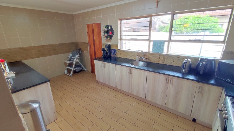 4 Bedroom Property for Sale in Wierda Park Gauteng