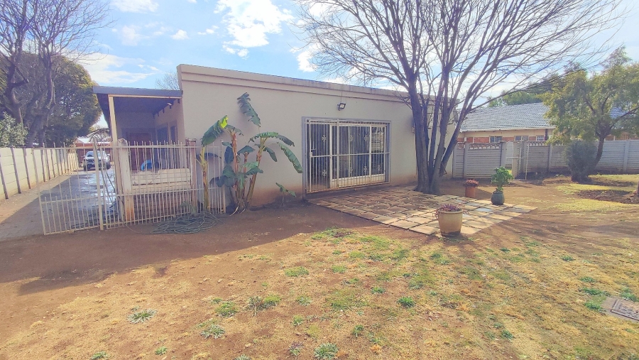 4 Bedroom Property for Sale in Wierda Park Gauteng