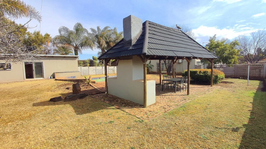 4 Bedroom Property for Sale in Wierda Park Gauteng