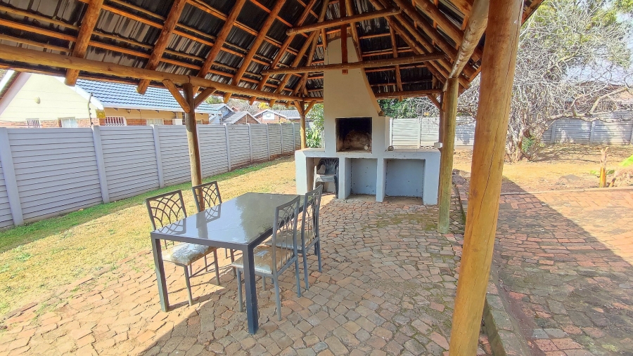 4 Bedroom Property for Sale in Wierda Park Gauteng