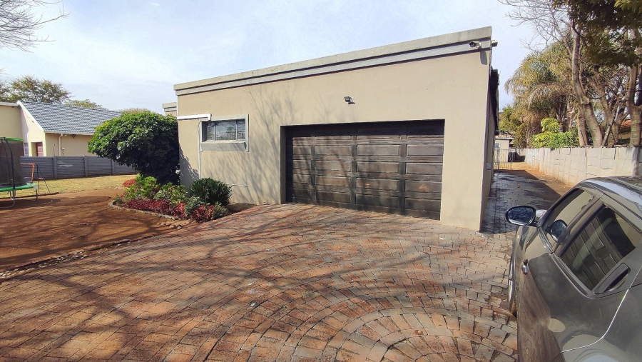 4 Bedroom Property for Sale in Wierda Park Gauteng