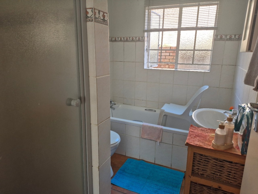 2 Bedroom Property for Sale in The Reeds Gauteng