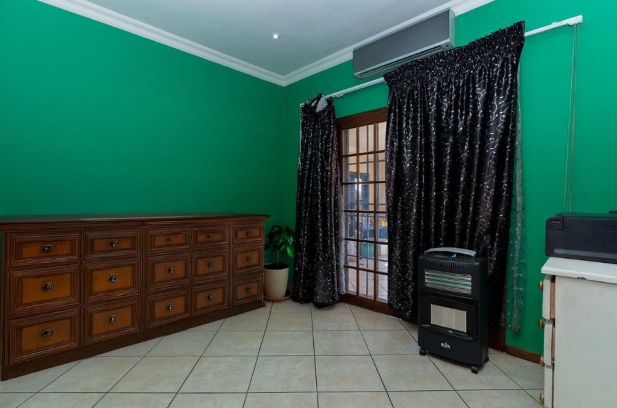4 Bedroom Property for Sale in Solheim Gauteng