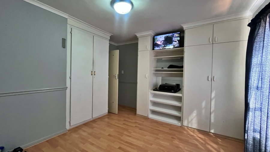 6 Bedroom Property for Sale in Pierre Van Ryneveld Gauteng