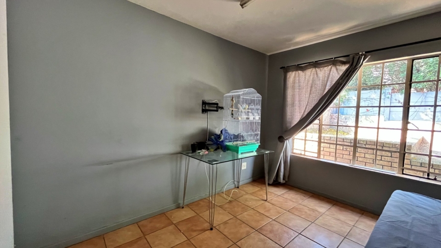 6 Bedroom Property for Sale in Pierre Van Ryneveld Gauteng
