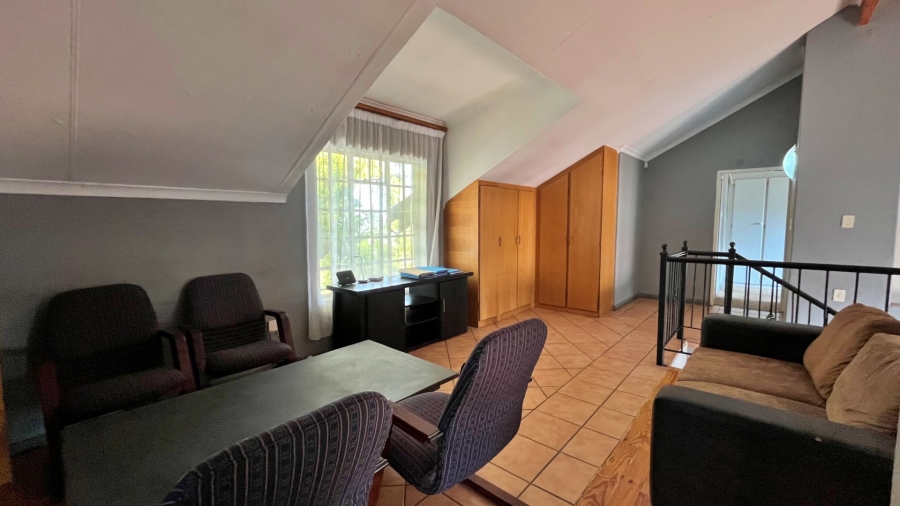 6 Bedroom Property for Sale in Pierre Van Ryneveld Gauteng