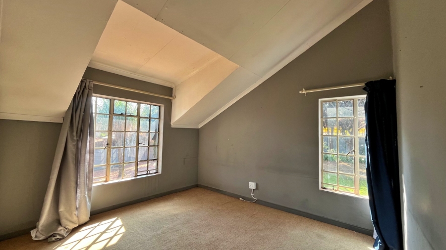 6 Bedroom Property for Sale in Pierre Van Ryneveld Gauteng