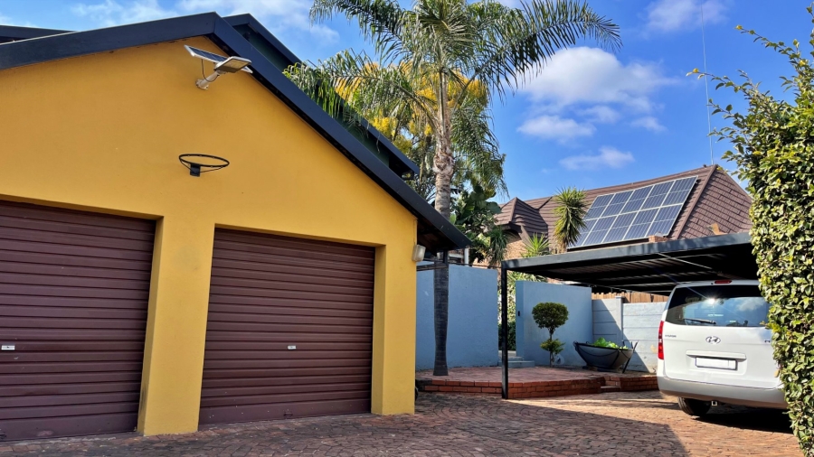 6 Bedroom Property for Sale in Pierre Van Ryneveld Gauteng
