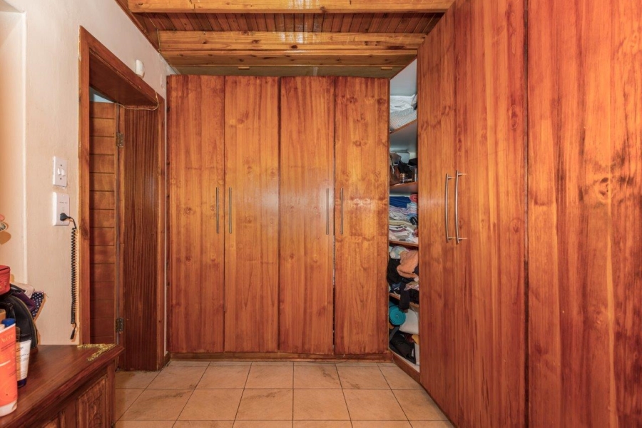 To Let 4 Bedroom Property for Rent in Observatory Gauteng