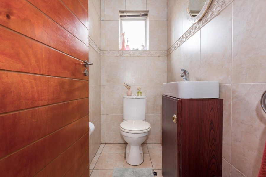 To Let 4 Bedroom Property for Rent in Observatory Gauteng