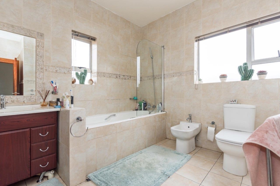 To Let 4 Bedroom Property for Rent in Observatory Gauteng