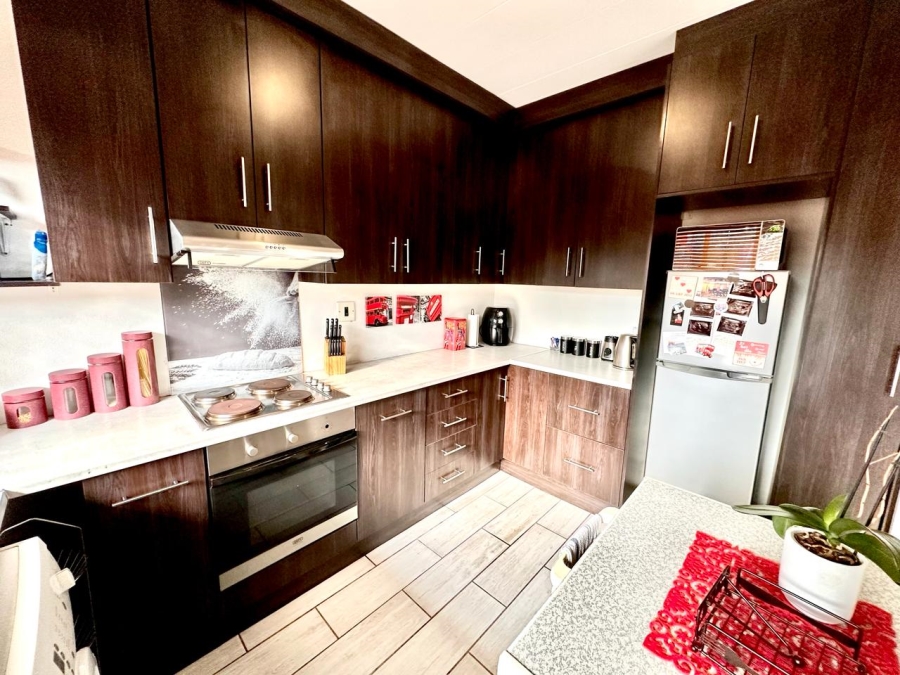 To Let 2 Bedroom Property for Rent in Albemarle Ext 1 Gauteng