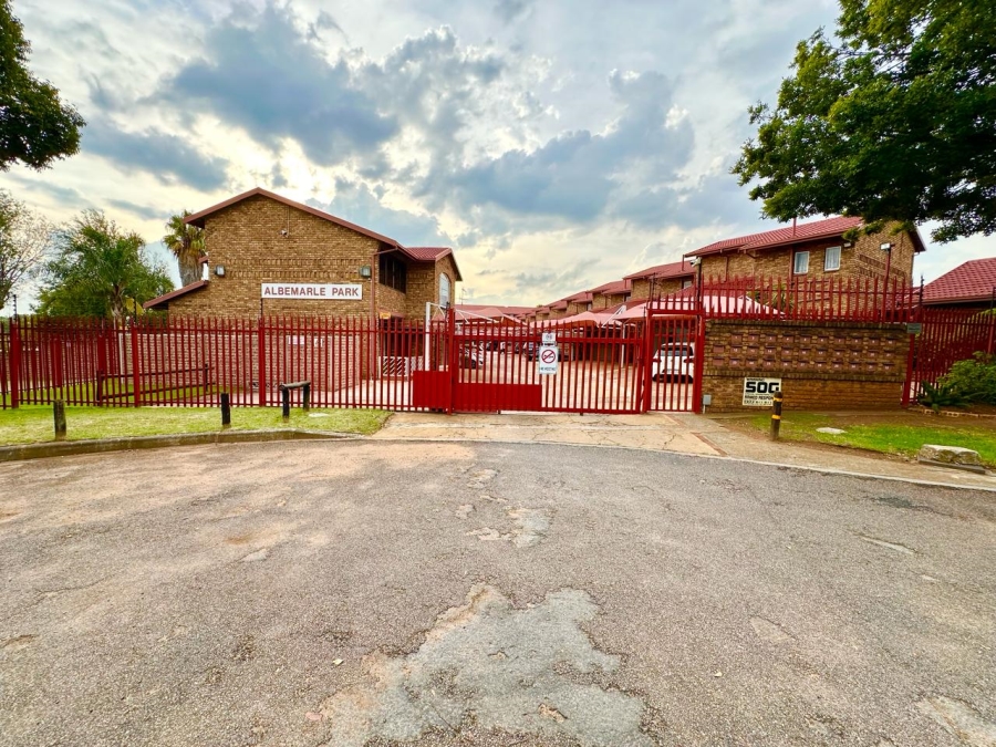 To Let 2 Bedroom Property for Rent in Albemarle Ext 1 Gauteng