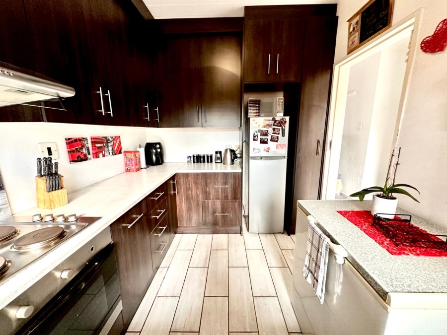 To Let 2 Bedroom Property for Rent in Albemarle Ext 1 Gauteng