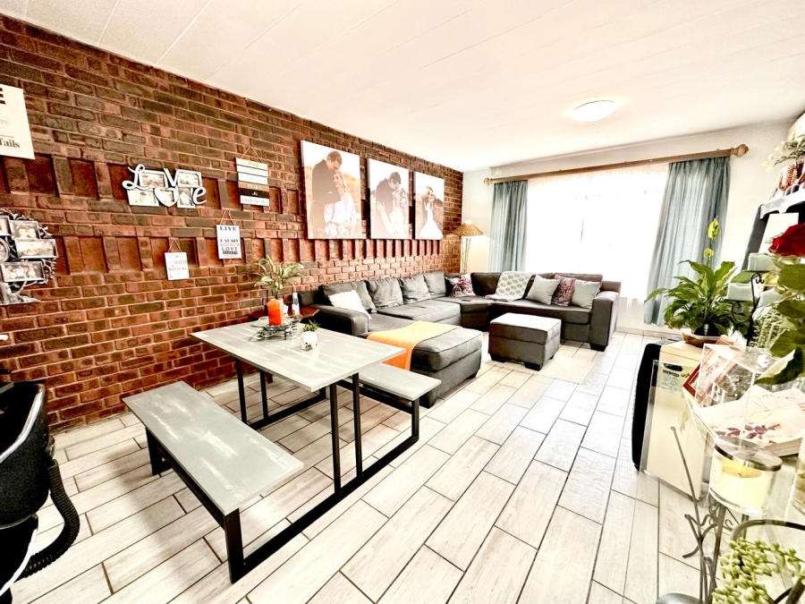 To Let 2 Bedroom Property for Rent in Albemarle Ext 1 Gauteng