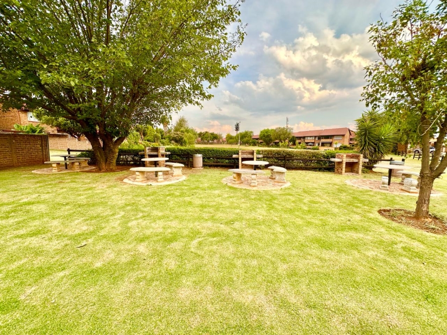 To Let 2 Bedroom Property for Rent in Albemarle Ext 1 Gauteng