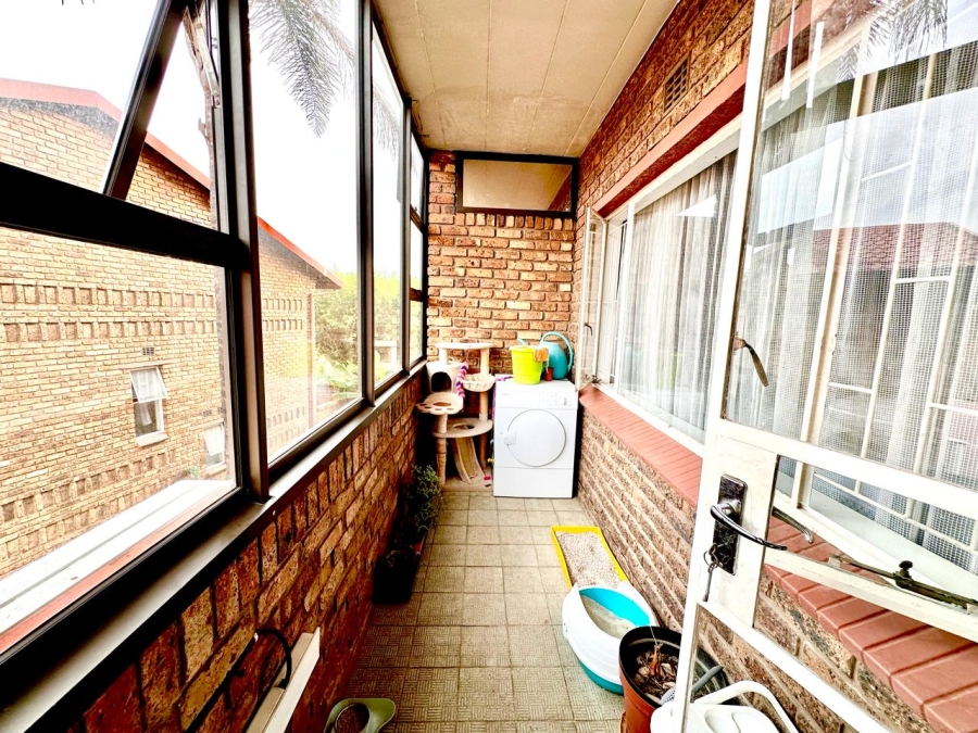 To Let 2 Bedroom Property for Rent in Albemarle Ext 1 Gauteng