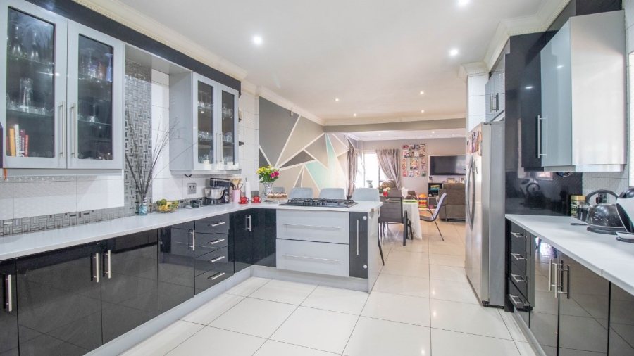 3 Bedroom Property for Sale in Sunnyridge Gauteng