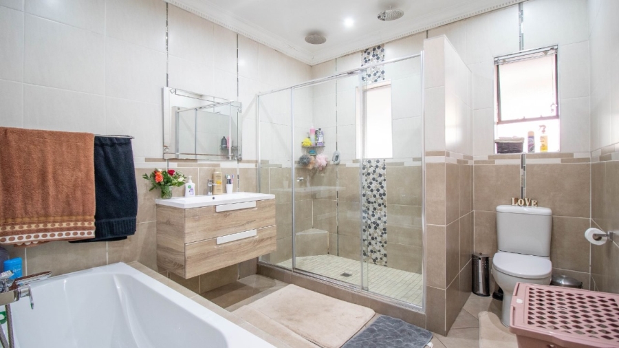3 Bedroom Property for Sale in Sunnyridge Gauteng