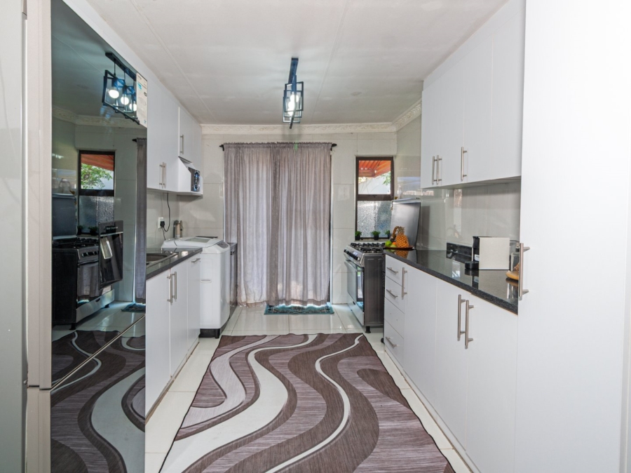 4 Bedroom Property for Sale in Westdene Gauteng