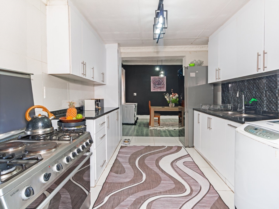 4 Bedroom Property for Sale in Westdene Gauteng