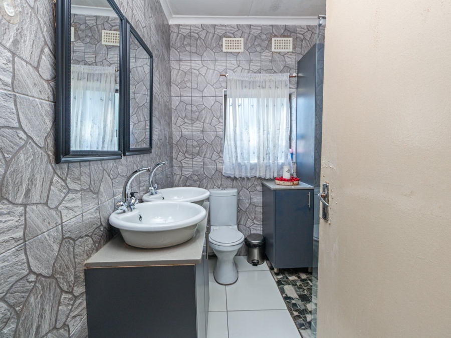 4 Bedroom Property for Sale in Westdene Gauteng