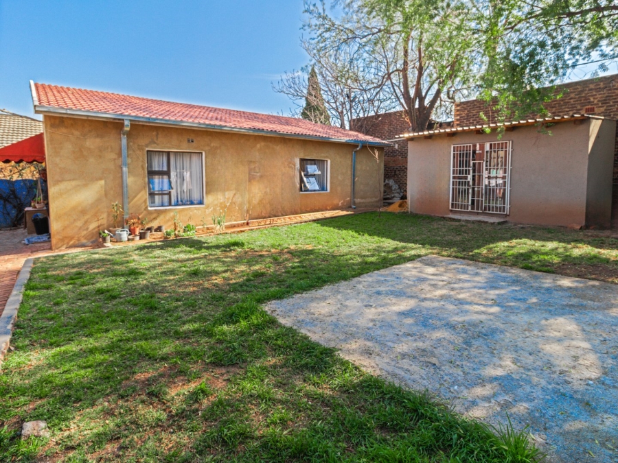 4 Bedroom Property for Sale in Westdene Gauteng