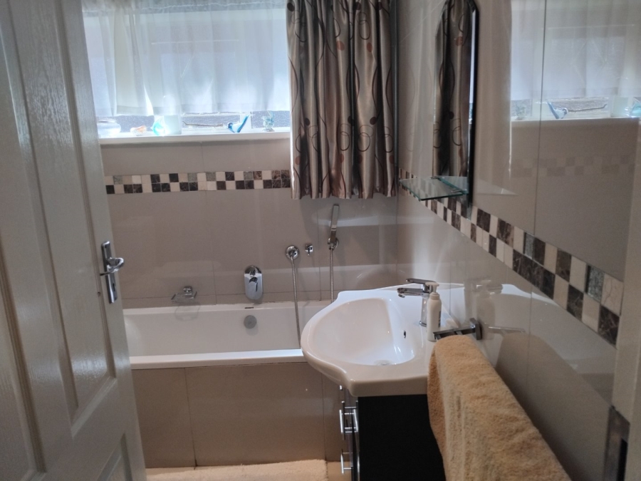 4 Bedroom Property for Sale in Kensington Gauteng